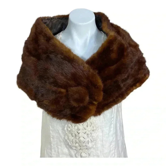 Accessories - Mink stole with large button closure,beautifully lined vintage